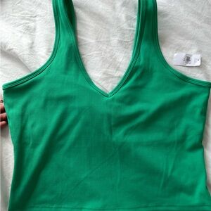 GAP Fit Bramie top - size L- NEW